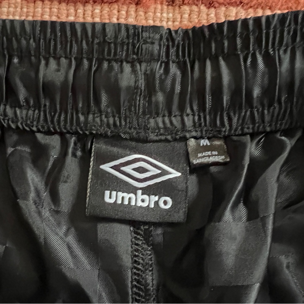 Umbro Checkered Drawstring Shorts - 7" inseam - Picture 5 of 8